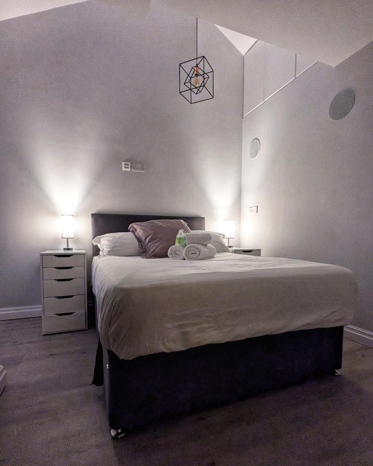 Beautiful 5 Bedroom Home Sleeps 12 People In Manchester Buitenkant foto